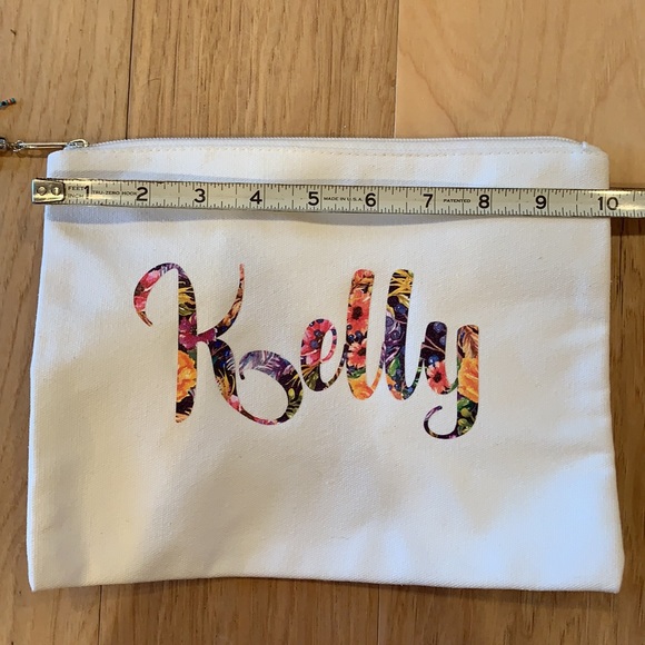 Cosmetic/Toiletries/Multipurpose Bag Personalized "Kelly" - Picture 4 of 5